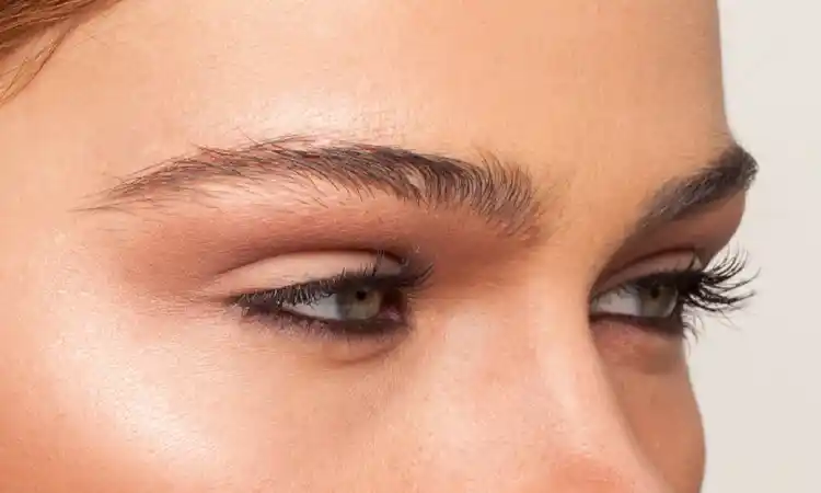 مزایای کاشت ابرو بدون جراحی