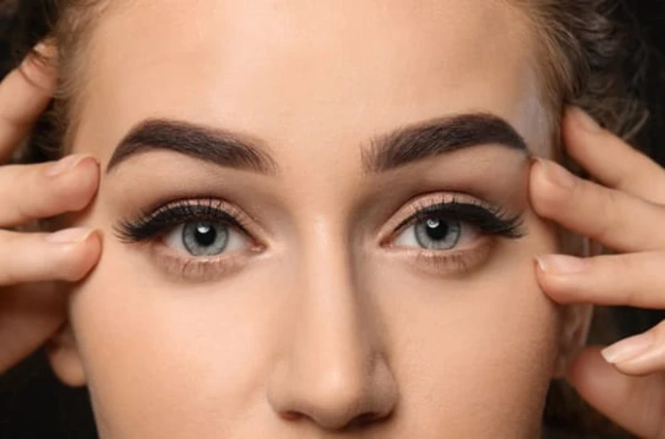کاشت ابرو بدون جراحی چیست